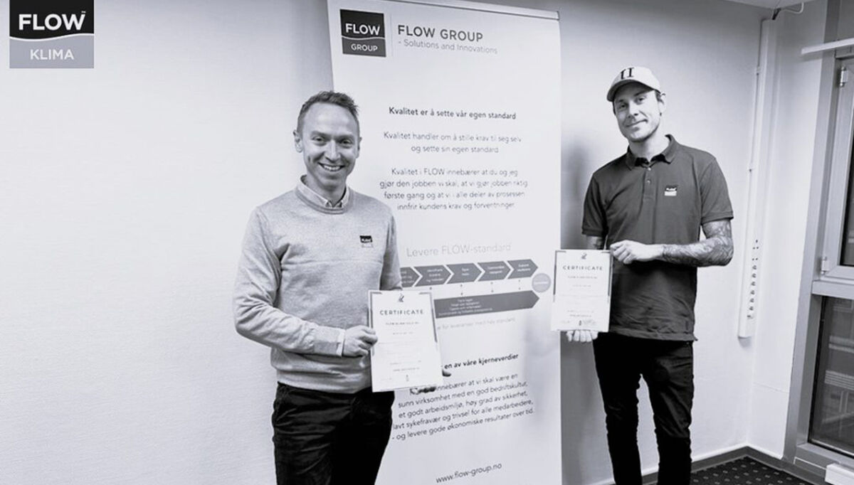 Fra venstre: Daglig leder i FLOW Klima Oslo Mathias Spolén Erstad og Patrik Pantazar med rykende ferske ISO 9001 og 14001 sertifikat.