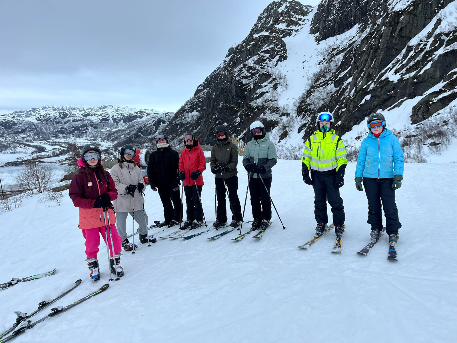 På skitur i fjellet med ungdommer fra Dalane og fra Ukraina