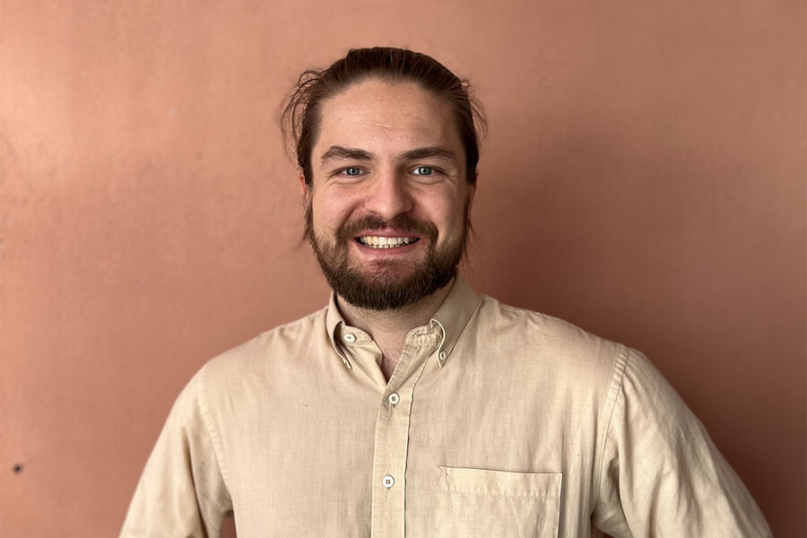 Svein Ola Størseth, rådgiver i Grønn Byggallianse, forteller at Grønn Byggallianse jobber for å øke kompetanse om, og utbredelsen, av taksonomien på to fronter. Den ene er kunnskapsformidling, det andre er taksonomiverifisering.