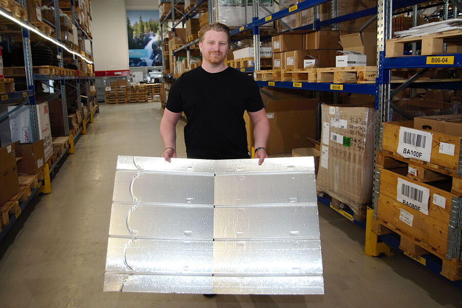 Robin Thomsen, produktsjef varme-automatikk- og vannbehandling i Armaturjonsson, mener det eneste fornuftige er å velge vannbåren varme – eller i hvert fall tilrettelegge for det – i rehabiliteringsprosjekter. – Vi vet det vil bli knapphet på strøm, og det gir også mye høyere komfort i en bolig når du legger vannbåren varme, sier han.