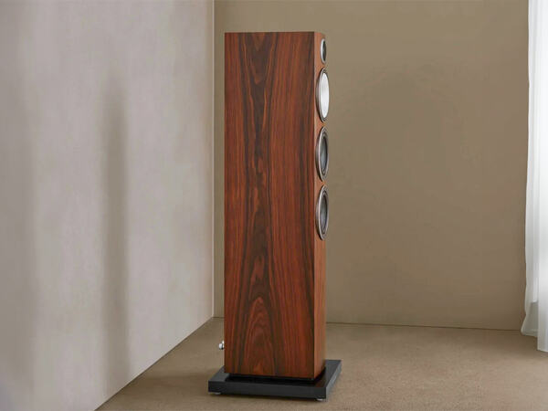 Høyttalerne er lette å plassere og spiller stort, lekkert og med overraskende god bass