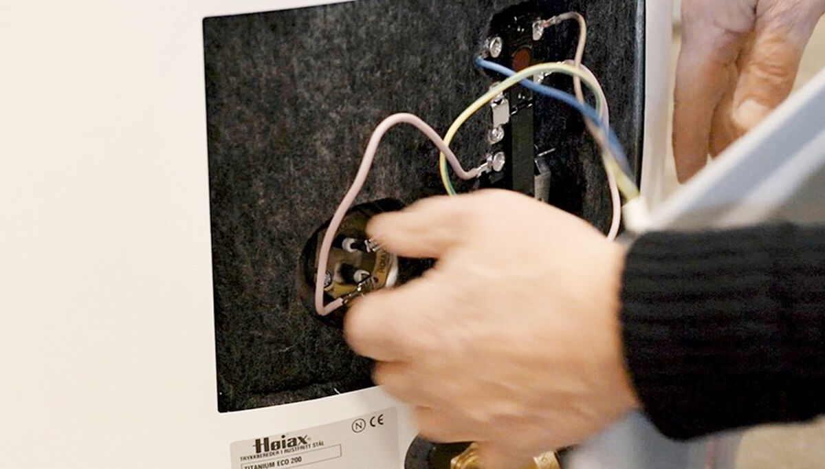 Har du varmtvannsberederen Høiax Titanium Eco og har oppgradert den til smartbereder med Høiax CONNECTED RetroFit, kan du være berettiget til 5 års utvidet reklamasjonsrett på utskiftbare deler, melder selskapet.