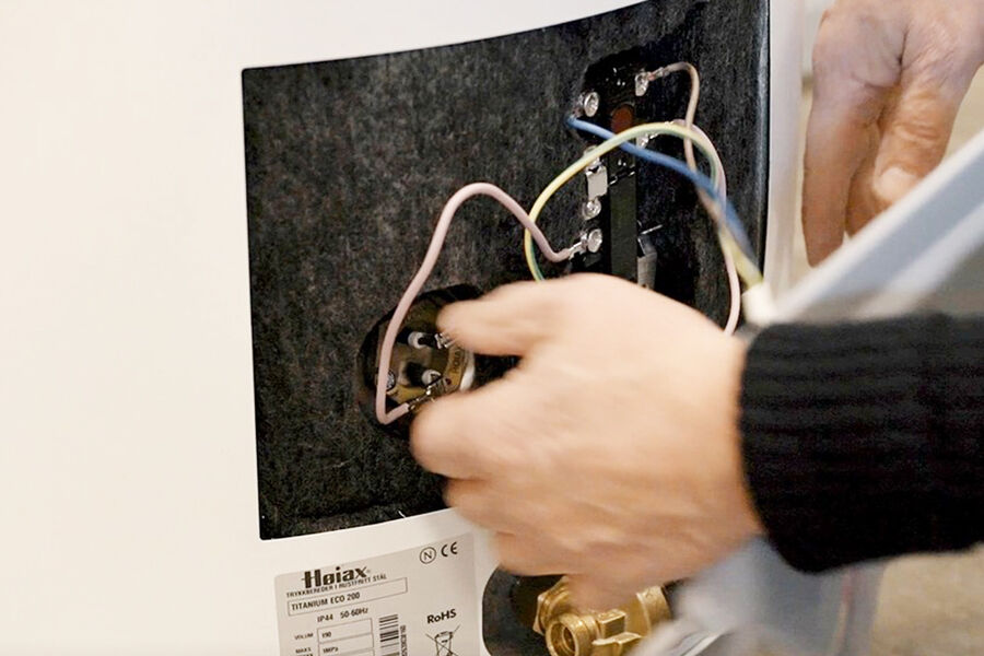 Har du varmtvannsberederen Høiax Titanium Eco og har oppgradert den til smartbereder med Høiax CONNECTED RetroFit, kan du være berettiget til 5 års utvidet reklamasjonsrett på utskiftbare deler, melder selskapet.