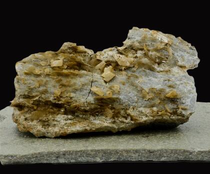 Stein med diverse mineraler