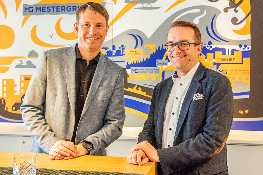 På bildet, Einar Mørland, innkjøpsdirektør i Mestergruppen til venstre og COO Martin Bondkall i Byggtjeneste.