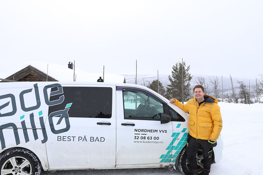 Armaturjonsson har tatt et solid grep innen smartstyring av boliger, rettet mot VVS-bransjen, og det vil jevnlig komme nye komponenter og produkter i sortimentet. Et system prosjektleder Jørgen Sæther Hermansen hos Nordheim VVS for lengst har trukket til sitt bryst. – Spesielt på hytter som ofte står uten tilsyn i lange tider, er det viktig å ha smart overvåking av varmeanlegget, påpeker han.