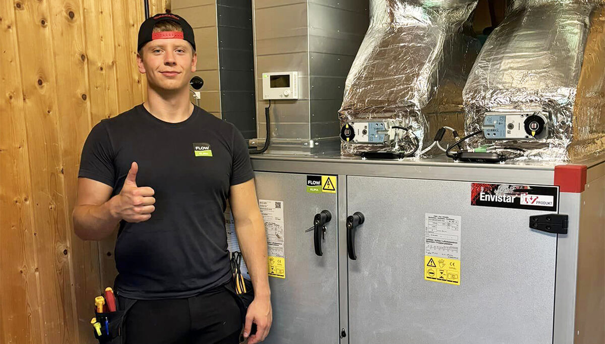 Fredrik Holand Brenne er Flow Klima Trøndelags første Ventilasjonstekniker. Foto: Opplæringskontoret BTV - Blikk, Tak og Ventilasjon i Trondheim.