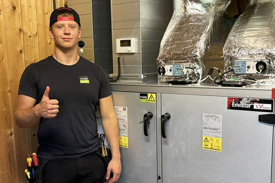 Fredrik Holand Brenne er Flow Klima Trøndelags første Ventilasjonstekniker. Foto: Opplæringskontoret BTV - Blikk, Tak og Ventilasjon i Trondheim.