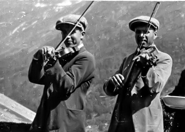 Petter og Moses Paulen i bryllaup på Fuglestrand 1927-2