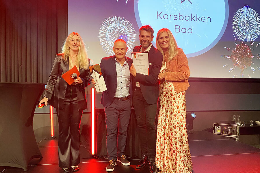 På bildet ser vi fra venstre, Unn Brit Slåtsveen, innkjøpssjef i Konekta, Tommy Ringnes, daglig leder og Lars Korsbakken, salg i Korsbakken Bad, og Line Ekroll Dyb, adm. direktør i Konekta.