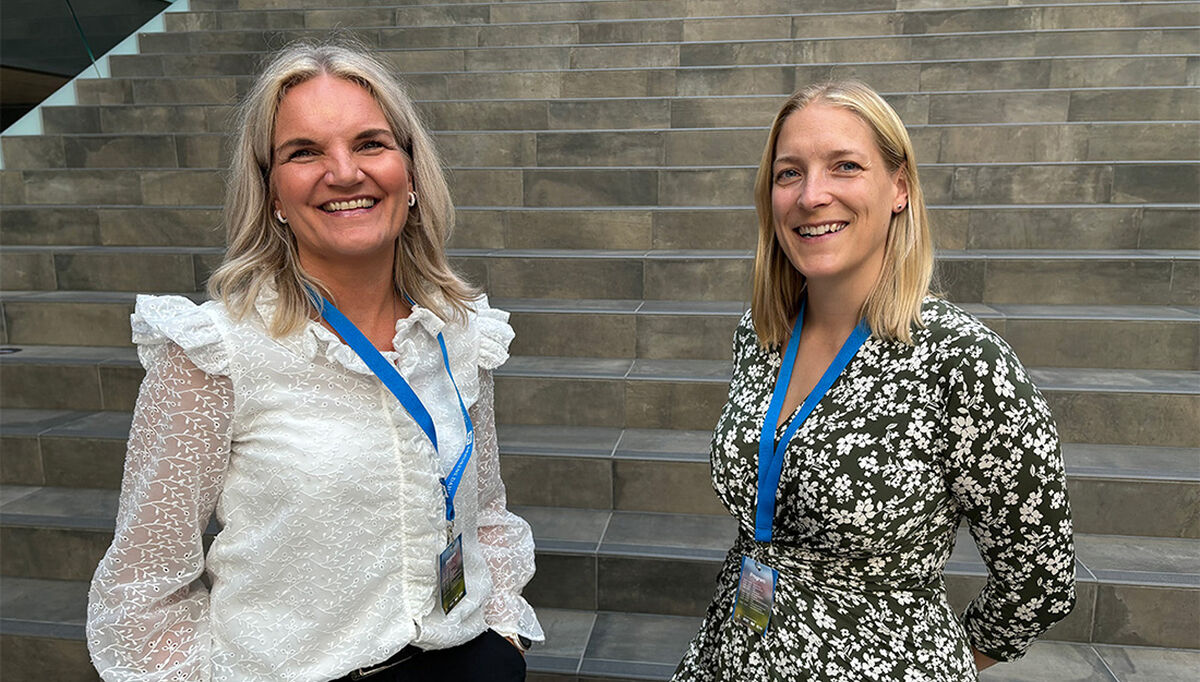 Miljø- og dokumentasjonsansvarlig Elisabeth Norberg og Ingrid Kalstad, leder bærekraft hos Brødrene Dahl har tro på at grønn omstilling brukt på rett måte vil være en kreativ driver for utvikling og innovasjon.