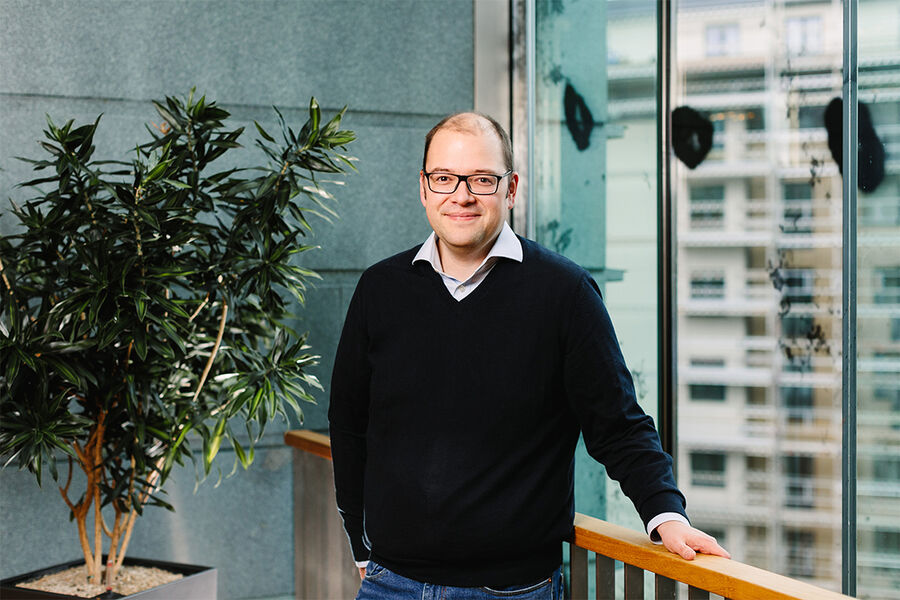 I fremtiden vil også de som jobber med naturlige kuldemedier måtte sertifisere seg, sier Espen Rønning, fagsjef i VKE. Foto: VKE Moment Studio