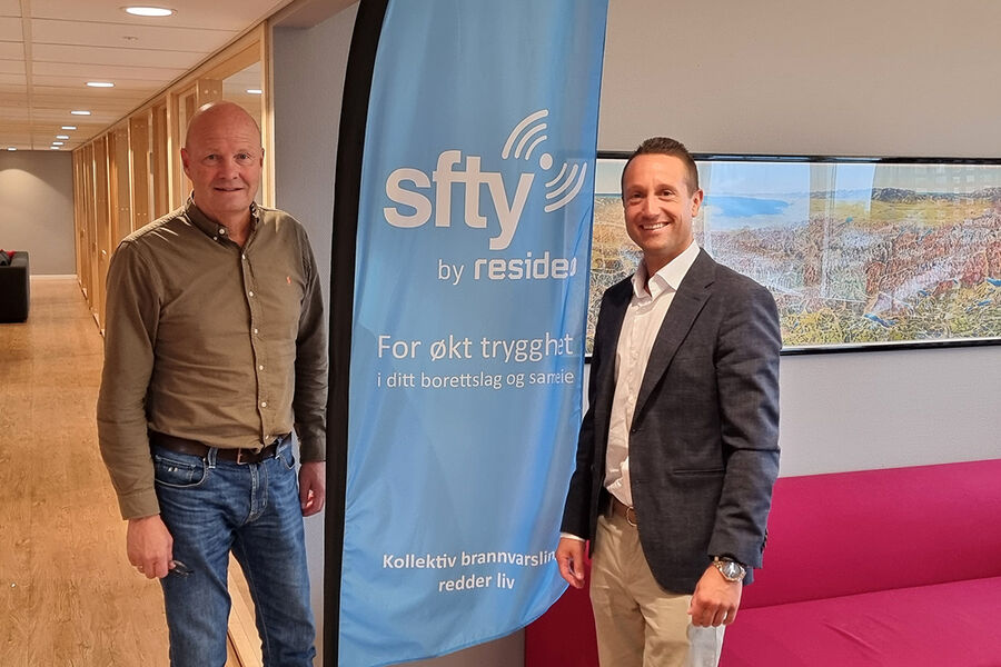 Resideo blir å finne på samme stand som de har hatt siden 2012 på VVS -dagene. På bildet ser vi, Stein Bakker CEO hos sfty by Resideo og Resideos Business Development Manager Norway & Sweden Tom Fjordvang. De forteller at de vil ha en veldig enkel stand, hvor de satser på å kunne møte de besøkende med gode samtaler, og med hovedfokus på et produkt.