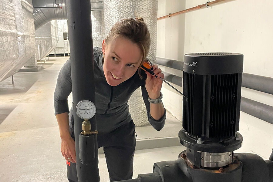 Daglig leder Mie Fuglseth ble med på Fang energityven hos Ski Storsenter i oktober 2024