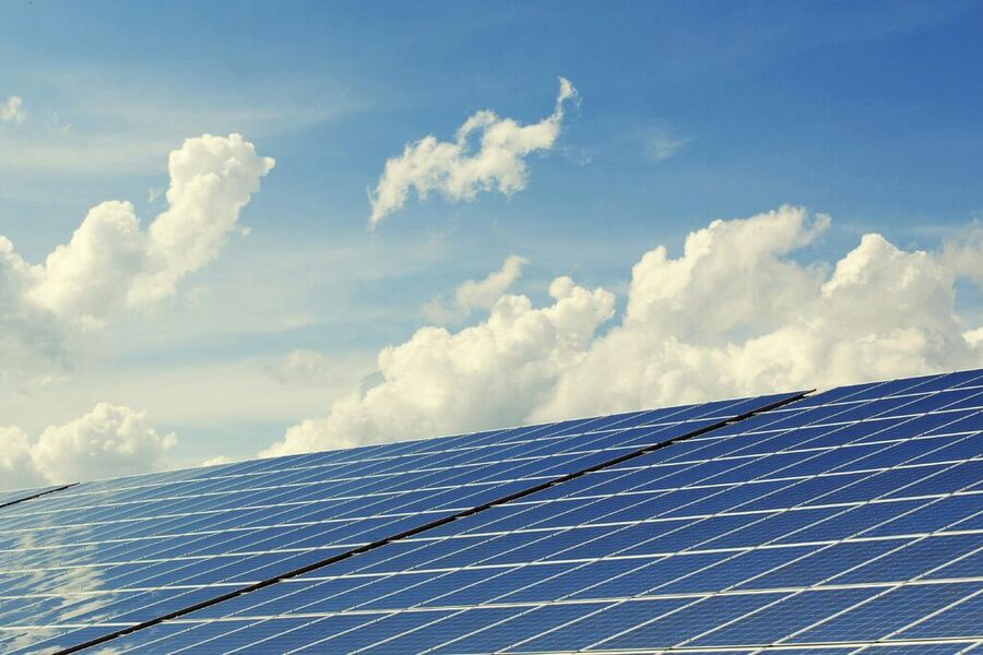 Veilederen kan brukes både ved planlegging av nye bygninger og totalrehabiliteringer, der det er bestemt at det skal installeres solcelleanlegg.