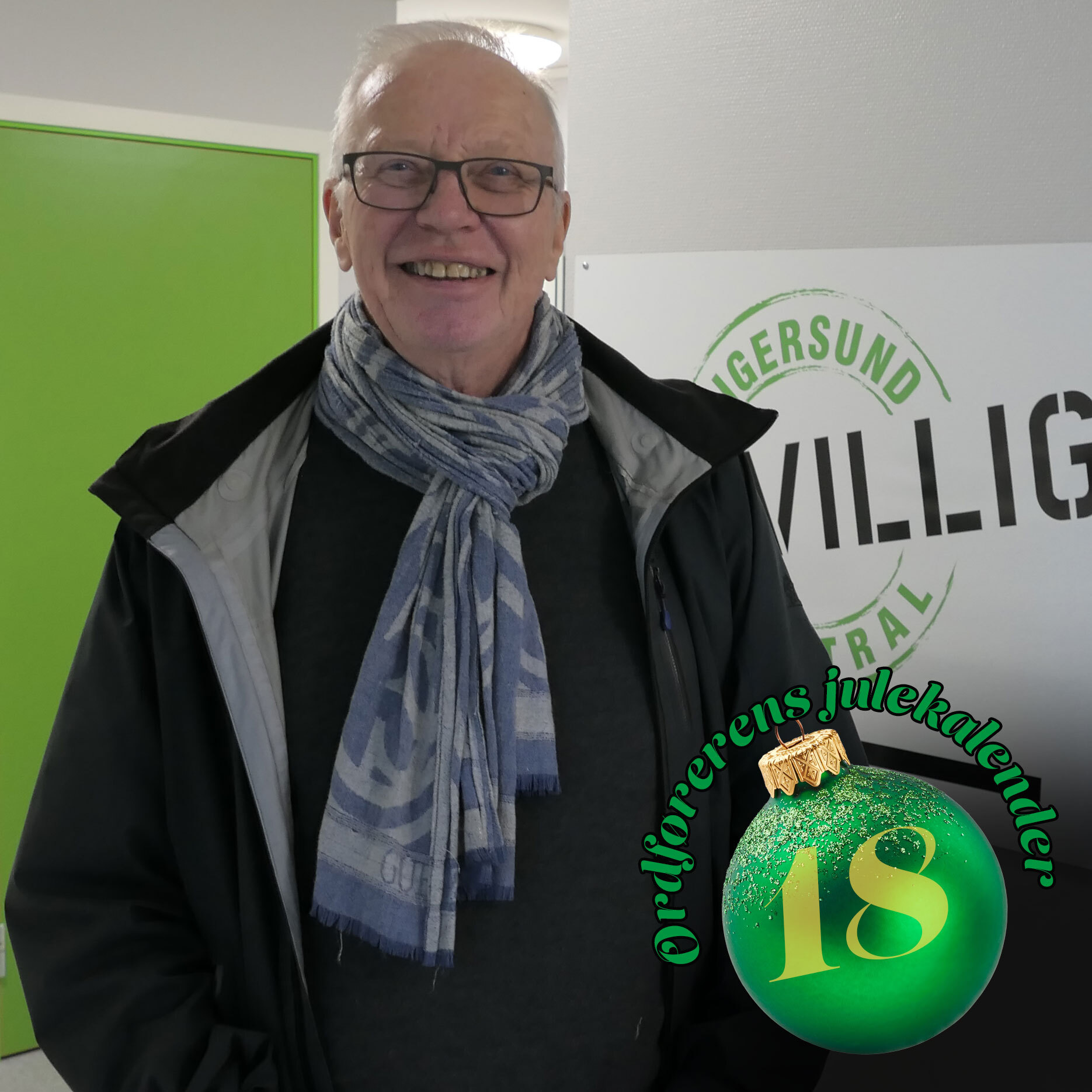 Rolf Berg med ei julekule