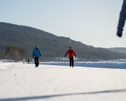 2023_02_14_WEB_Harestuavannet_skøyter_vinter_foto_HansHaug_DSC06411