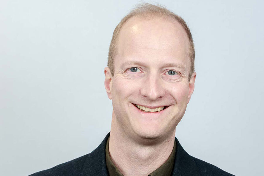 Simen Seip Blystad er gruppeleder Bygg og Eiendom VVS, i Norconsult, og er en av foredragsholderne i den første seksjonen som omhandler fremtidens ventilasjonsløsninger – hvordan skal man ivareta bruker og samfunnsperspektivet, samtidig som man tar hensyn til inneklima, energi, bærekraft og innovasjon. Fotograf Johnny Syversen Fotograf Johnny Syversen