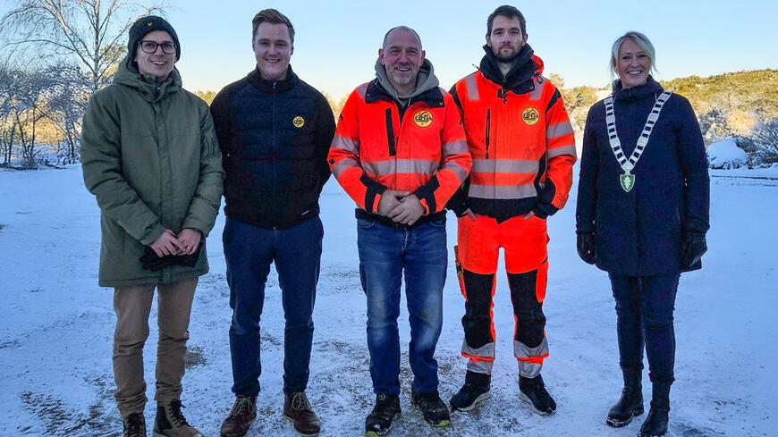 Deltakerne i prosjektet som står oppstilt sammen