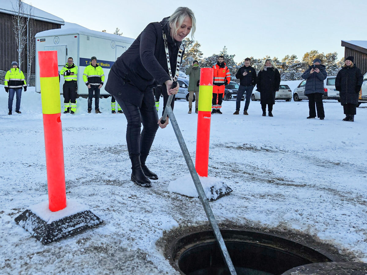Ordfører åpner vannrøret