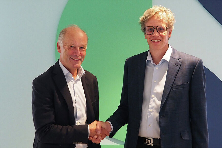 Fra venstre, daglig leder Morten Tveten i Norsk Meklingssenter, og administrerende direktør i Standard Norge, Jacob Mehus.