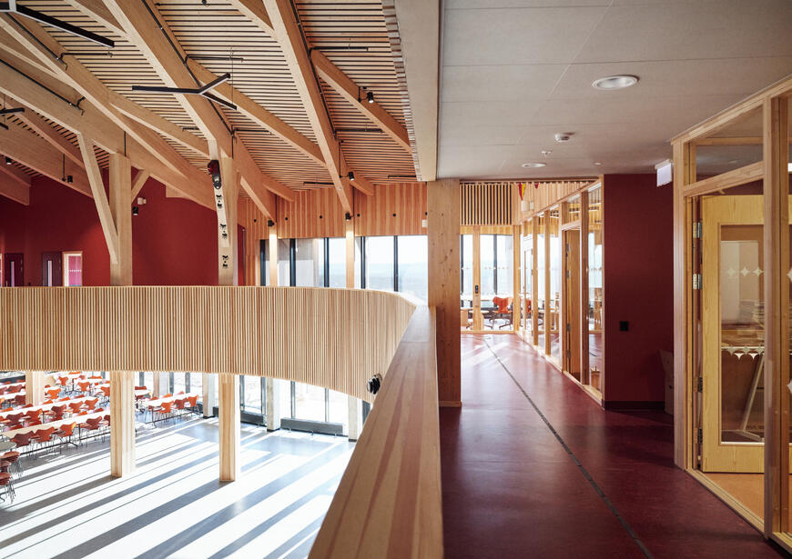 coarvematta_mot bibliotek og kantine