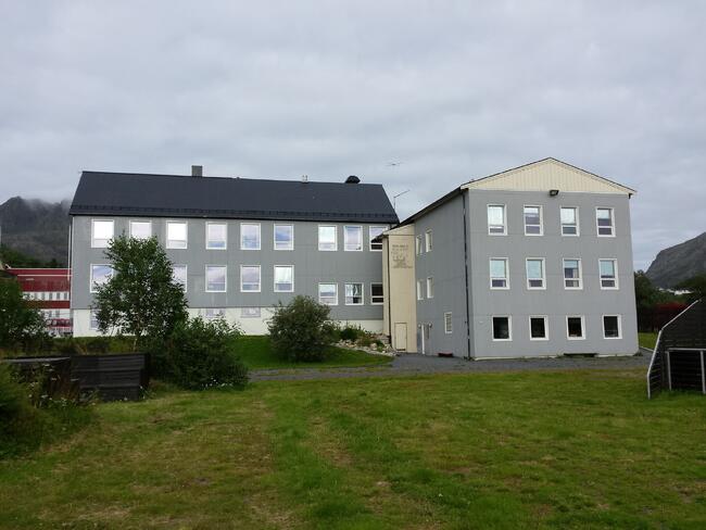 Bildet viser Straume skole.
