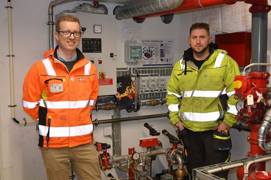 – Som underleverandør blir vi kun vektet på pris framfor å kunne bidra til de beste og mest bærekraftige løsningene i prosjektene. Det er en uheldig situasjon, sier prosjektsjef Steffen Aamodt i Aamodt VVS (til venstre), her sammen med rørlegger Geir Ole Meyer.