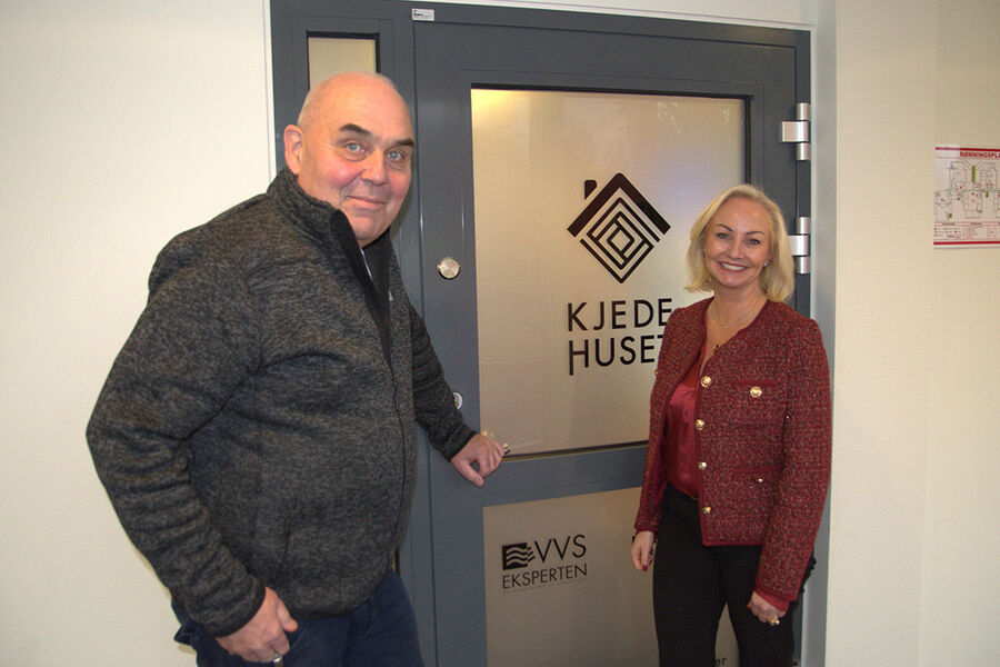 2.183 utstillere fra 54 nasjoner viser bransjens nyeste løsninger på ISH 2025 i Frankfurt fra 17. til 21. mars. – En viktig møteplass for å kunne ta pulsen på bransjen og bli oppdatert på trender og nyheter sier Kjedehusets markedssjef Susanne Gantzel, her sammen med avtaleansvarlig for Kjedehuset, Olav Råken.