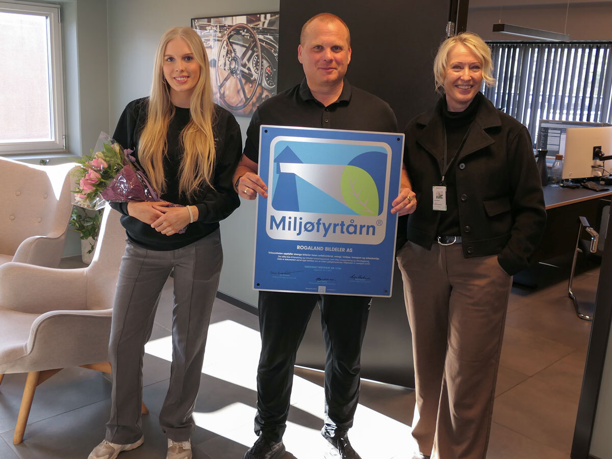 De ansatte i Rogaland bildeler med bevis på at de er Miljøfyrtårn