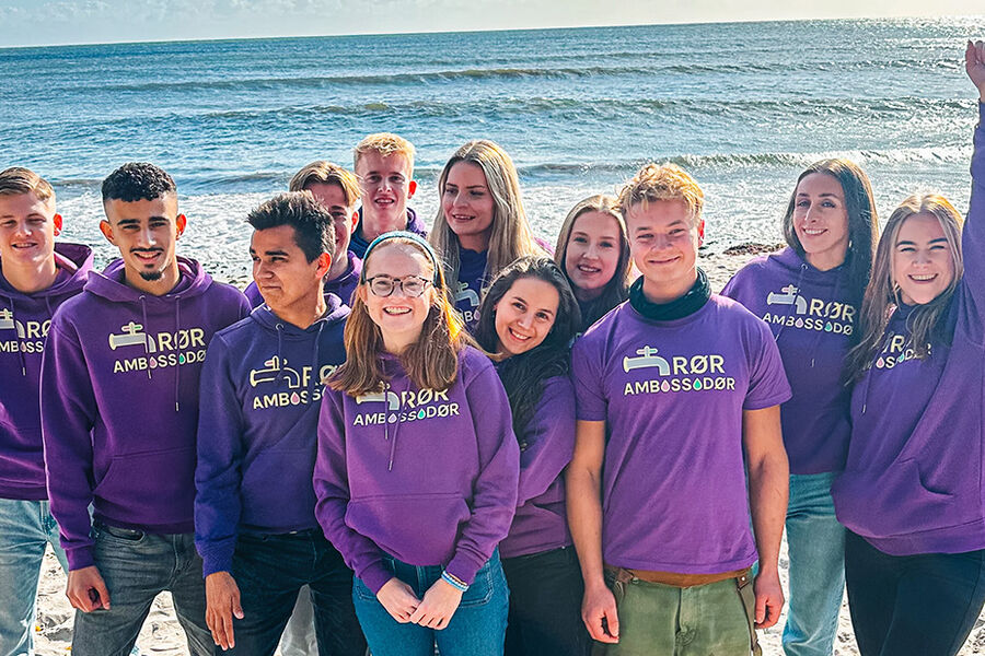 Mange vil bli som disse rørambassadørene i rørbransjen, nemlig rørleggere. På bildet ser, (f.v) Elias (Eiwa AS), Adam (Norsk Rørservice AS), Chrisander (Terjesen AS), Caisa (Assemblin AS), Sila (Assemblin AS), Emma (OAR AS), Emil (Nilsson AS), Anette (Assemblin), Lisa Marie (Søstrene Amundsen Rørleggerbedrift AS), Rad 2: Magnus (K.Lund AS), Mathias (Idland VVS), Christina (B&O Forberg AS). Foto: RørNorge