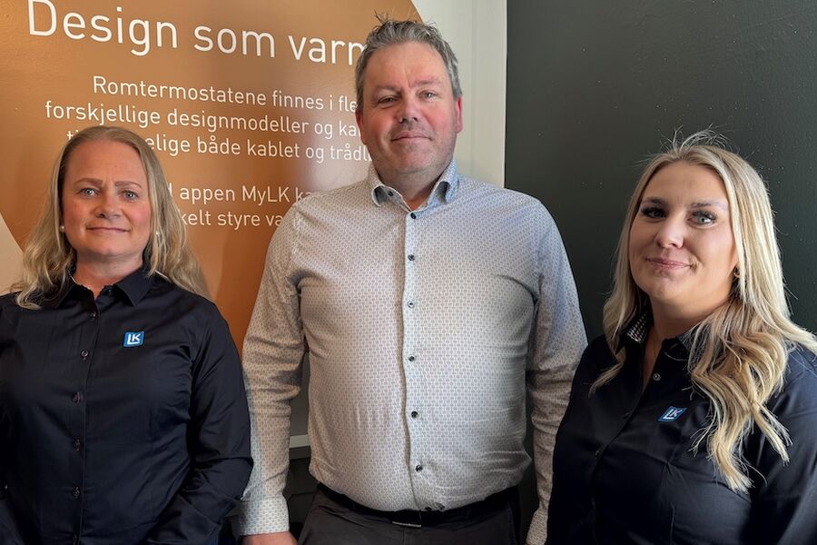 Til venstre Hege Brakstad, Thomas Strand og Lise Kjølås til høyre. Foto LK Systems
