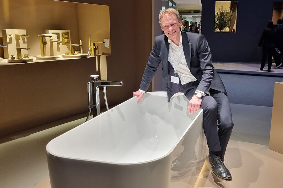 Christian Mjaaseth, Country Manager Norway Bath & Wellness i Villeroy & Boch, kunne presentere en mengde nye produkter under ISH, blant annet flere badekarserier av høy kvalitet. Her ser vi  badekaret Finion.