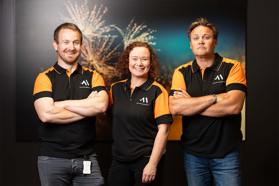 På bildet ser vi fra venstre, Lars Overskeid ,IT, Hilde Trydahl, marked, og Frank Olsen, daglig leder. Foto: Jonas Ingstad