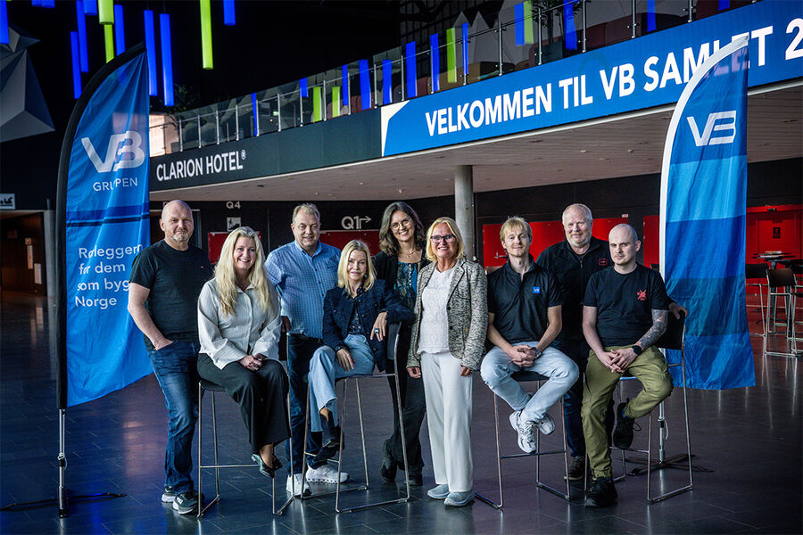 F.v. Jan Yngve Mathisen, Hilde Gilen, Jan Terje Kristiansen, Ellen Hanetho, Kari Anne Slettevold Bjørshol, Tone Bjørnov, Sindre Grønningen, Bjørn Fredriksen og Andreas Ersland på VB Samlet 2025.