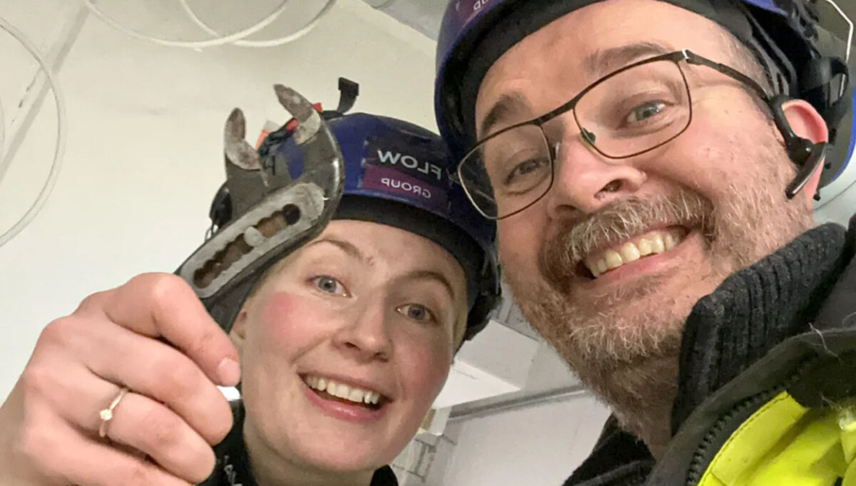 Familie på jobb: Lærling Elise Mork, sammen med far og daglig leder, Stig Einar Mork. Foto: Svartisen VVS.