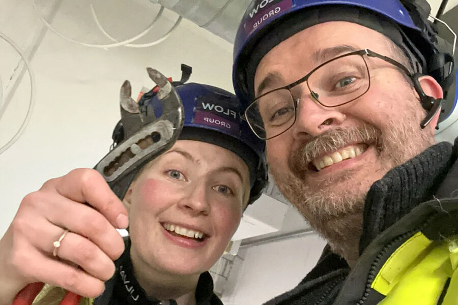 Familie på jobb: Lærling Elise Mork, sammen med far og daglig leder, Stig Einar Mork. Foto: Svartisen VVS.