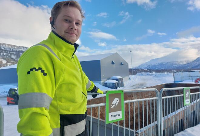 Foto: Senja Avfall - Ketil Isaksen, som er avdelingsleder i Senja Avfall Miljø håper at mange benytter muligheten til å levere avfallet etter vårryddingen hjemme. Han forteller:  - Avfall er felleskapets ressurs når det kommer til oss og blir behandlet på ansvarlig måte. Samtidig bidrar det positivt til miljøet.   Senja Avfall har innført adgangs