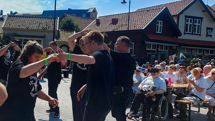Dans på torget i Egersund
