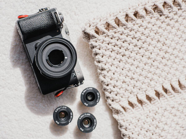 Tre fullformat vidvinkelobjektiver i én pakke. (Foto: Samyang)