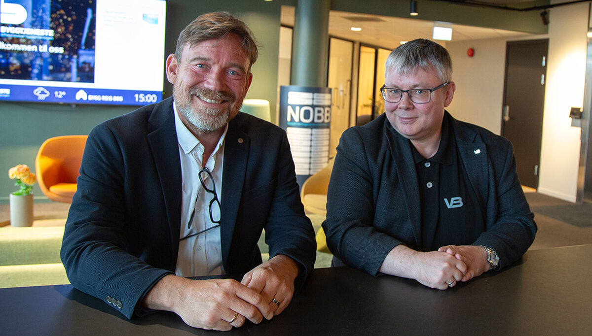 Markedssjef VVS/VA Tor Strand Jacobsen i Byggtjeneste, og innkjøp og miljøsjef Arne Kristian Olsen i VB Gruppen.