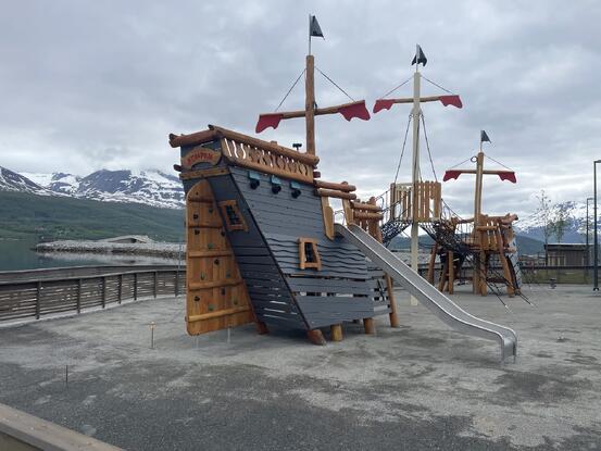 sjørøverskip Sjøavegan sentrum