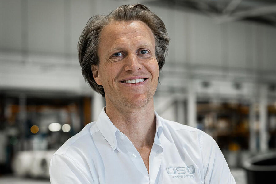 - Avtalen markerer slutten på vår families eierskap til selskapet vi har levd for og med, dag og natt i over nitti år, sier Sigurd Braathen i en kommentar til salget.