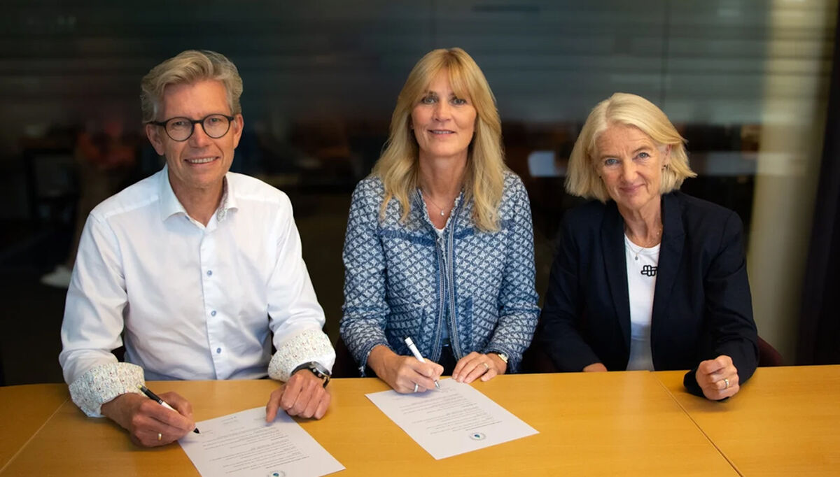 Styreleder Tore Bakke i RørNorge, adm. dir. Line Ekroll Dyb i Konekta og adm. dir. Marianne W. Røiseland i RørNorge. Foto: Kaja Høvik Sivertsen, RørNorge