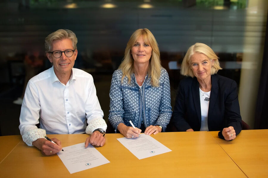 Styreleder Tore Bakke i RørNorge, adm. dir. Line Ekroll Dyb i Konekta og adm. dir. Marianne W. Røiseland i RørNorge. Foto: Kaja Høvik Sivertsen, RørNorge