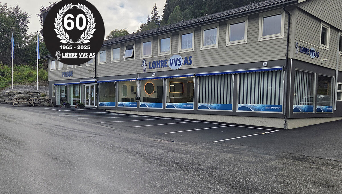 I dag har Løhre VVS en flott butikk på Støren i Trøndelag. Den har de bygget opp over tid, og kan tilby folk i lokalmarkedet innbydende utstillinger. - Det er fortsatt mange som er interessert å komme i butikken, se produkter, og dette sammen med en god fagprat, gir de trygghet for å ta de riktige valgene i kjøp av VVS-produkter, sier Stein og Frank Løhre.