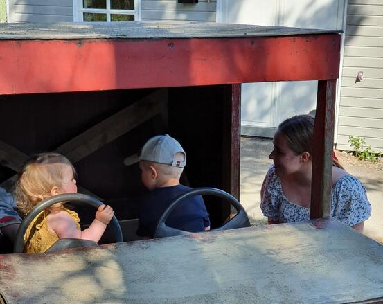 Barn i bil