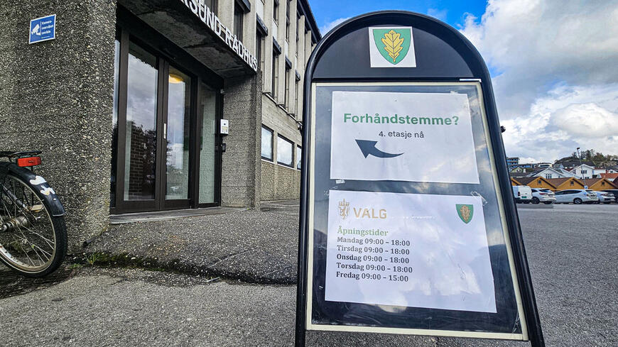 Skilt som forteller at en kan forhåndstemme