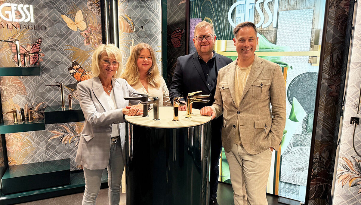 Oslo VVS Senters deltok på Designers Saturday, hvor de viste fram en rekke interiørprodukter, blant annet fra leverandøren Gessi, som var på plass med Country manager for Benelux, Nordics & Baltics ( til høyre). Anita Sagen, Victoria Olsen, og daglig leder Lars-Henrik Andresen, var kjempefornøyd med responsen, og forteller at de fikk utrolig mange hyggelige tilbakemeldinger fra både arkitekter og interiørarkitekter på produktene de viste frem.