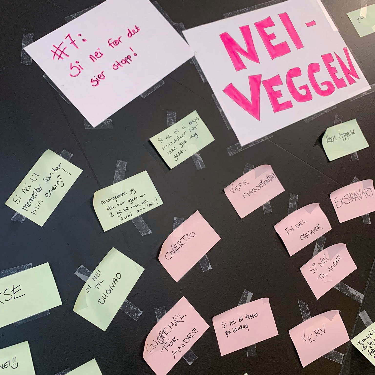 Lapper med notater på